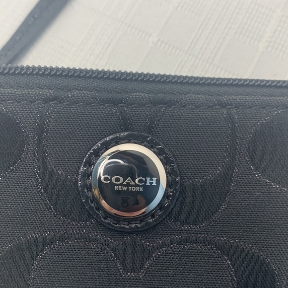 Coach Park Signature Medium Black Fabric Wristlet - Picture 6 of 9